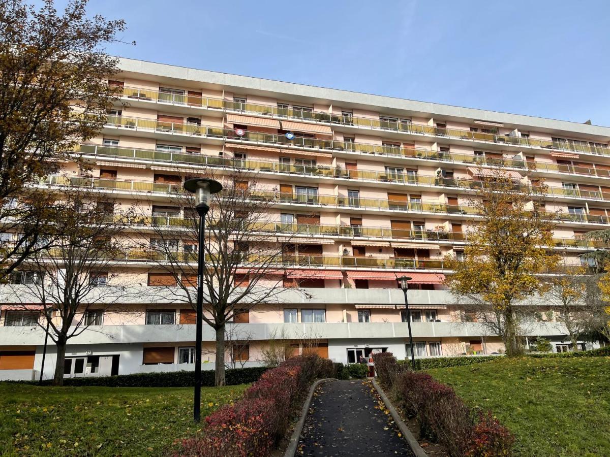Chambre Privee En Colocation Dans Un Appartement Au Centre De Rillieux La Pape Buitenkant foto